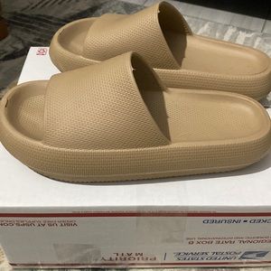 Women pillow slippers.